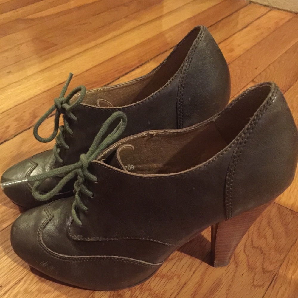 Seychelles Green Leather High Heel Oxford Booties